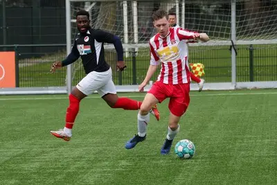 Wereldgoal is niet genoeg voor zege Woenselse Boys: ‘Hij kon zelf ook niet geloven dat die bal erin zat’