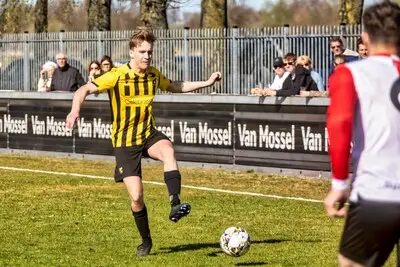 SSC’55-trainer past tactiek aan en wint na vier jaar van DVVC: ‘Het pakte goed uit, groot compliment naar de jongens’