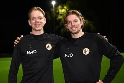 Nieuw tijdperk luidt stoute dromen in bij voetballende broers: ‘Hoe mooi is dat?’