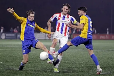 Dit zijn de uitslagen, doelpuntenmakers en wedstrijdverslagen van het amateurvoetbal op zondag