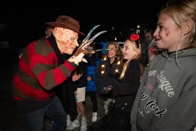 Halloweentocht Son en Breugel: twee routes en lichtgevende armbandjes voor de angstigen