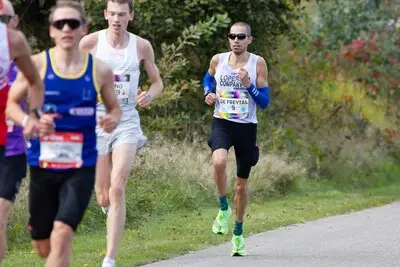 In de categorie extreem, achter de kinderwagen met een slapende baby een marathon lopen: ‘Welke malloot doet dat?’