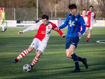 Lierop ondanks moeizame pot ruim voorbij SV United: ‘Noodgedwongen gouden wissel’