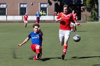 Rood-Wit V sleept eerste zege binnen: ‘Dat voelt goed’