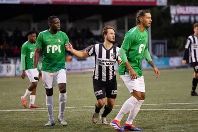 Dit zijn de uitslagen, doelpuntenmakers en wedstrijdverslagen van het amateurvoetbal op zondag