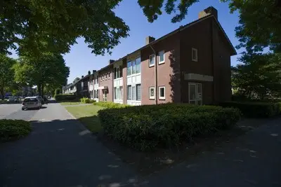 Huurappartementen ‘in hout’ en woningen met zorg in de Akert