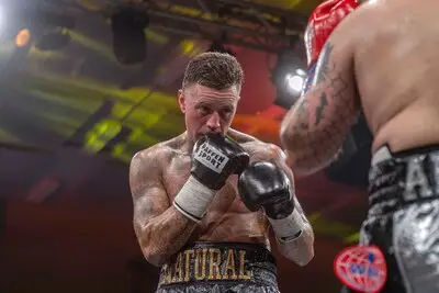 Sportschool Nieky Holzken blijft op vertrouwde plek: flinke renovatie, geen extra verdieping