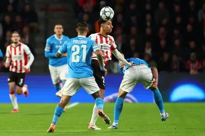 LIVE | PSV heeft het balbezit, maar tast Napoli nog wat af in beginfase