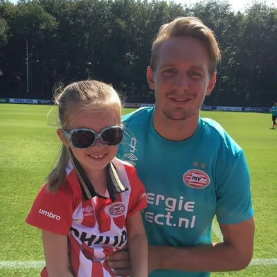 Nog één keer Luuk, Luuk, Luuk! Clubicoon De Jong neemt afscheid door de voordeur