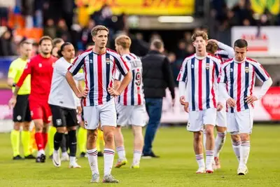 Willem II krijgt wel héél makkelijk de goals tegen: ‘Lachwekkend, daar is gewoon niet tegen te voetballen’