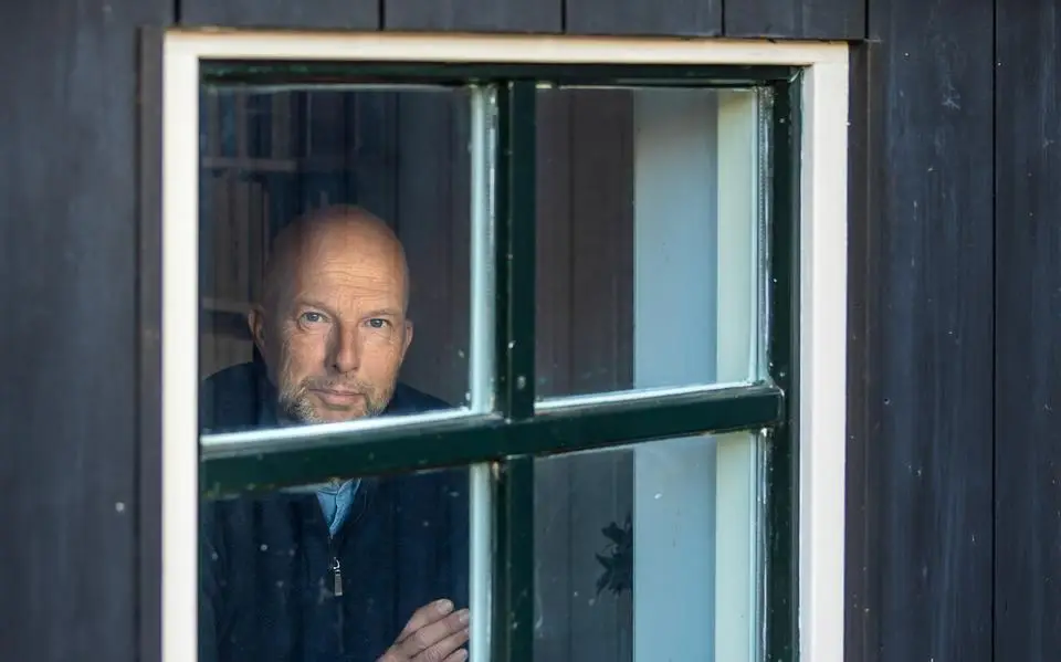 Tjeerd de Groot deelt de lessen die hij leerde over politiek en bestuur. ‘Als ik nu met de BM’er naar Langweer vaar, zijn de weilanden stil’