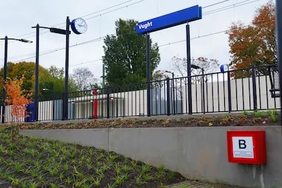 Werkzaamheden aan spoor lopen uit: tot 14.15 uur geen treinen tussen Tilburg en Den Bosch, koffie voor reizigers stond al klaar