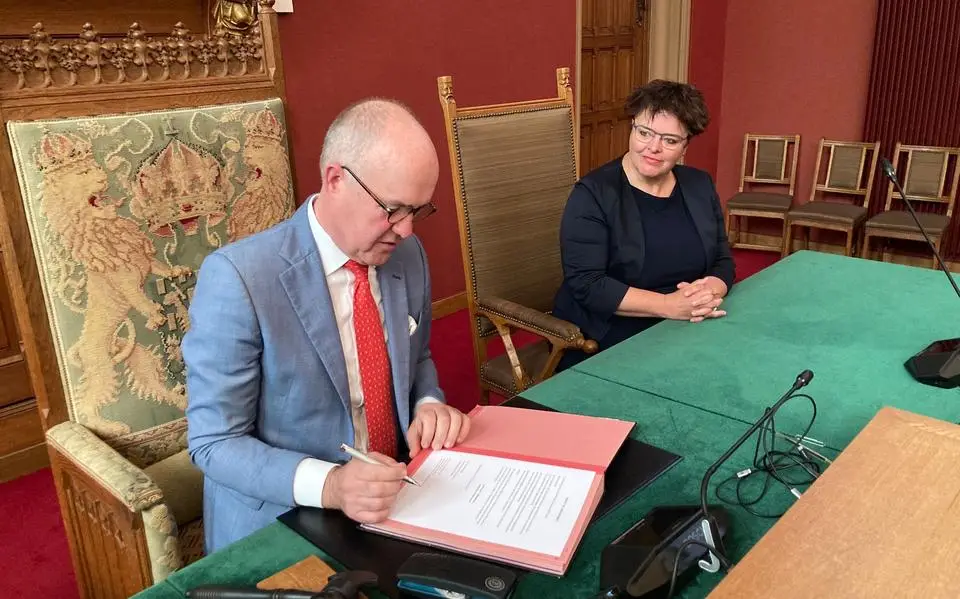 Nieuwe burgemeester van Ameland Tytsy Willemsma zegt lidmaatschap FNP op