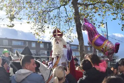 Disco en spelletjes met Sint en pieten: dit is het programma van Sintdorp 2025