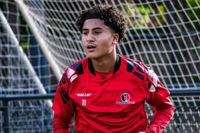 Helmond Sport-talent Essanoussi (15) op stage bij Portugese topclub: ‘Ik dacht eerst dat het een grapje was’