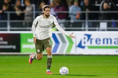 Spaanse ploeggenoten wissen eigen goal van PSV’er Gasiorowski uit, Babadi scoort en Saibari wint wéér