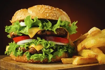 Een hamburger voor 12 euro? Tilburgse burgerzaken moeten prijs wel verhogen