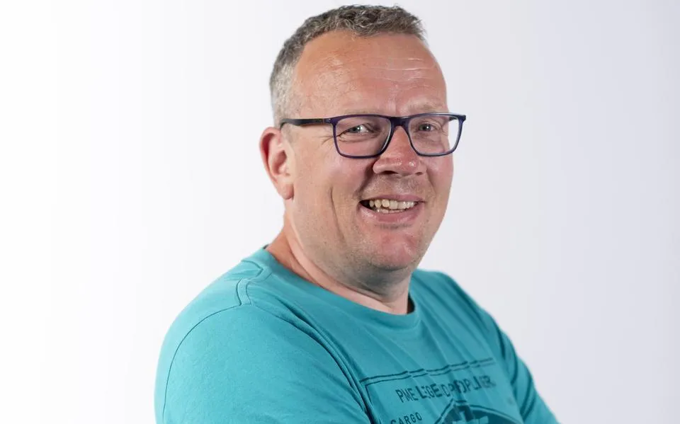 Het oude kunstgrasveld van SC Cambuur zou perfect staan in onze achtertuin | column Johan Stobbe