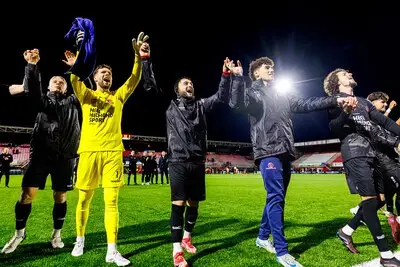 Helmond Sport wint eindelijk een uitduel, maar Seegers blijft nuchter: ‘Moeten geen polonaise lopen’