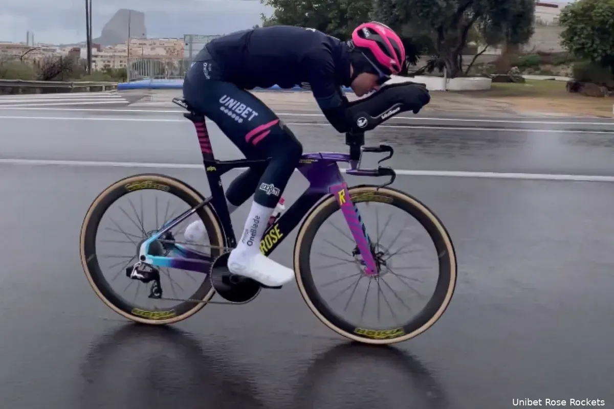 Rijden Rockets wel op ROSE-fietsen? Tietema-ploeg legt markante tijdritfiets uit