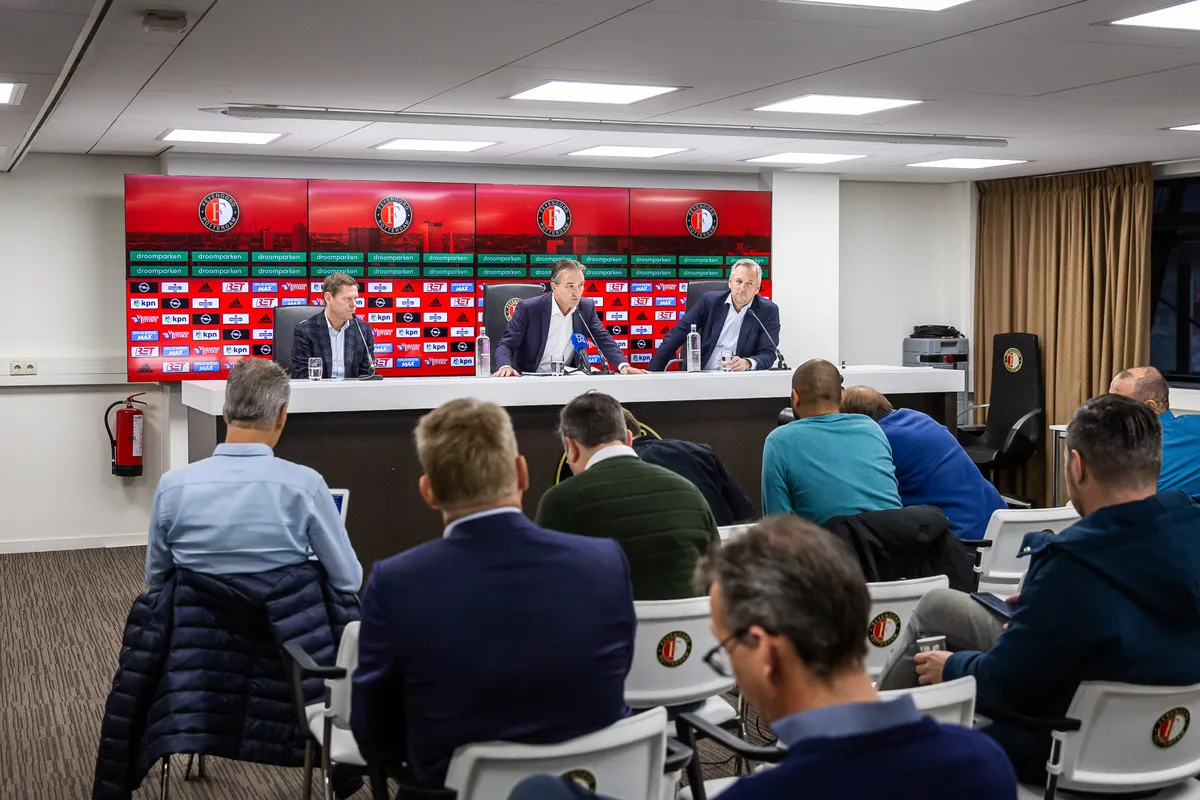 Afgelopen | Persconferentie Van Bodegom en Moussault