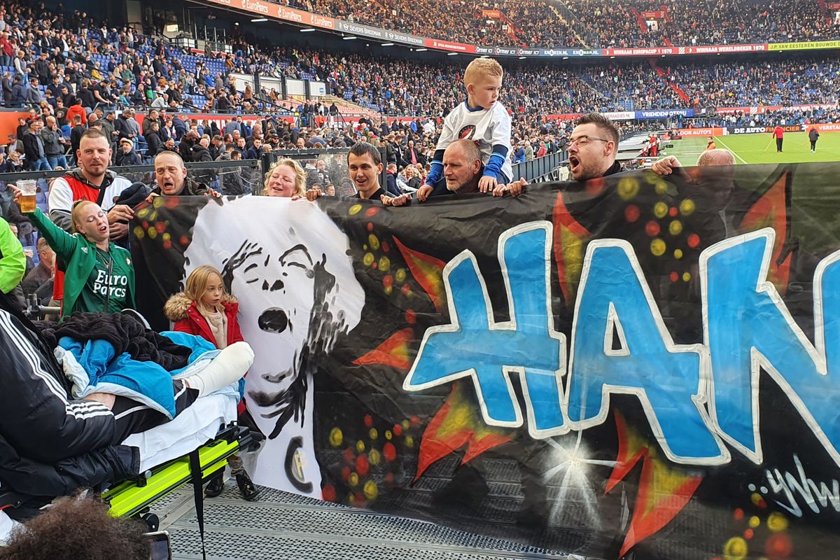 Video | Ernstig zieke Feyenoord-supporter nog één keer naar De Kuip