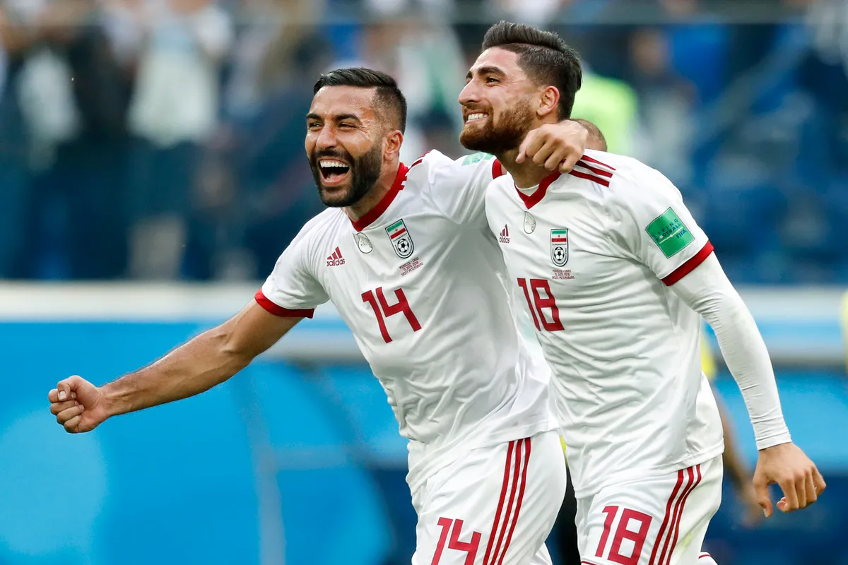 Jahanbakhsh wint met Iran van Irak en gaat naar het WK