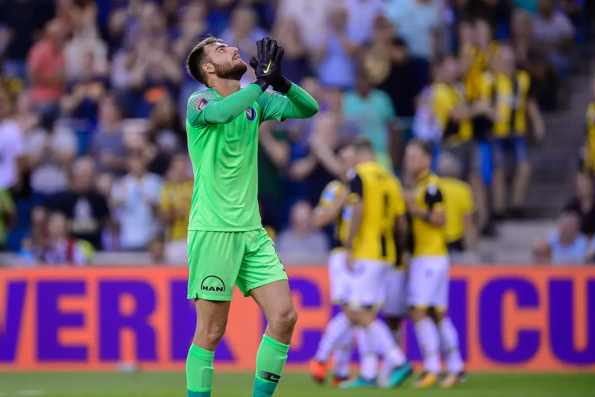 AD: Feyenoord haalt keeper Cojocaru naar Rotterdam