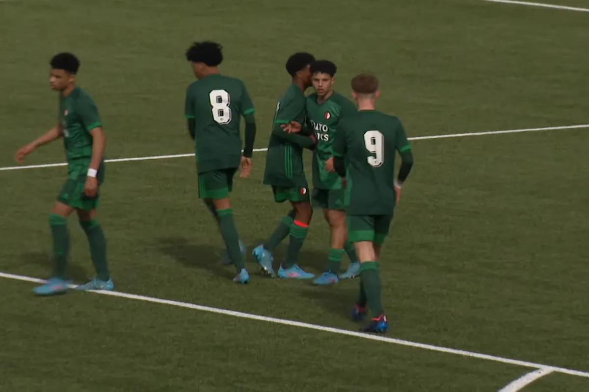 Feyenoord Onder 15 geeft Ajax pak slaag op De Toekomst