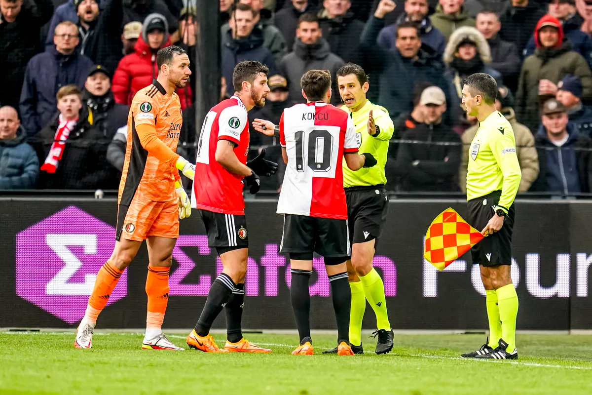Kökcü baalt: ''Ik zag de scheidsrechters ook twijfelen''