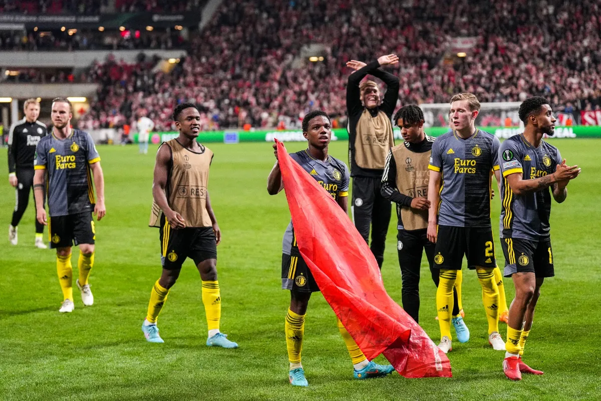 Malacia nog niet tevreden: ''Dit is pas de halve finale''