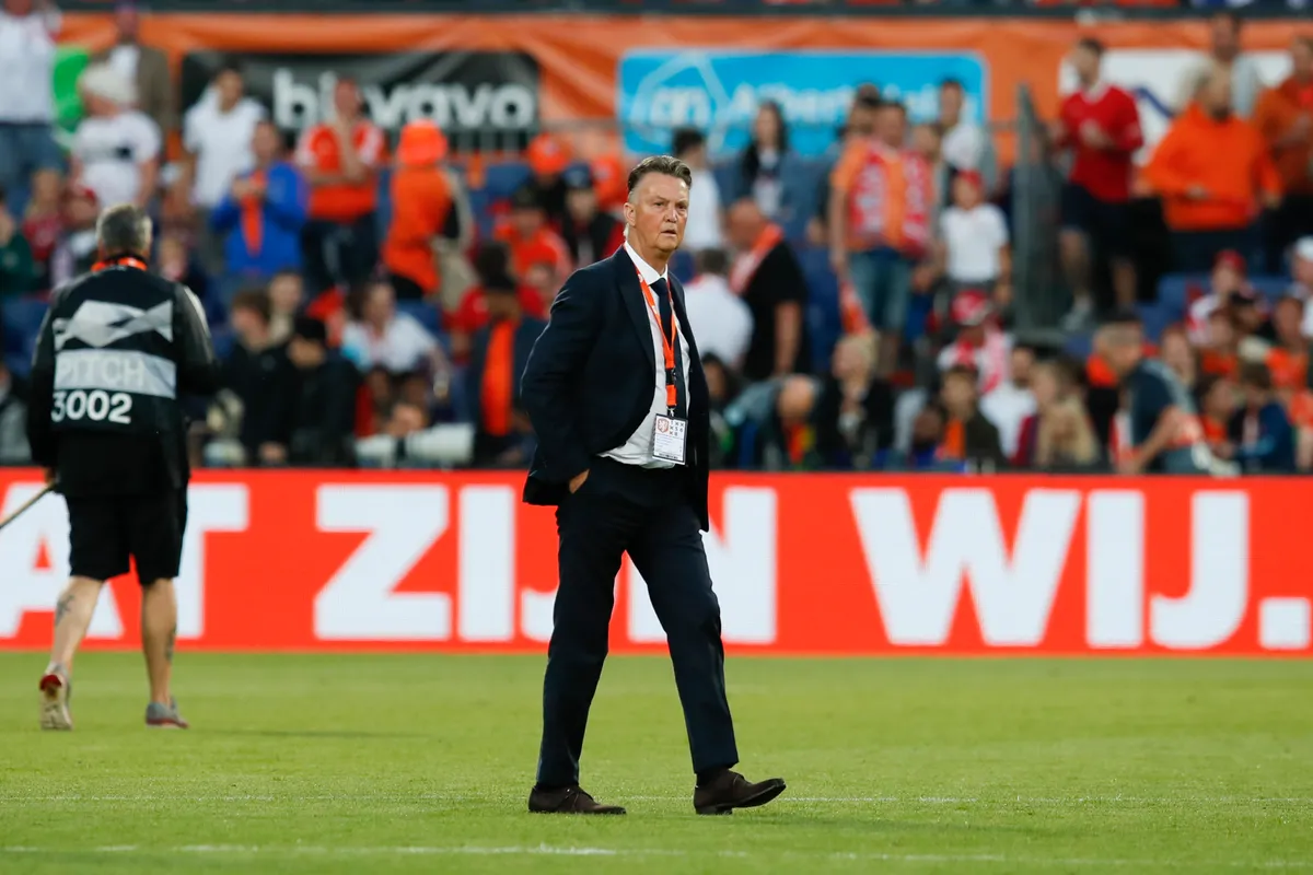 Van Gaal over De Kuip: ''Beste veld, verder oude troep''
