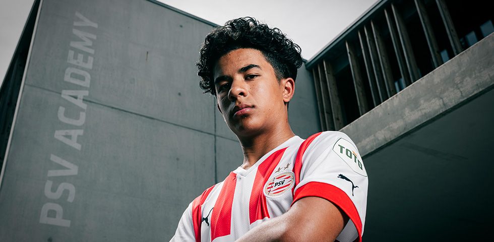 Manuhutu verlaat jeugdopleiding Feyenoord en kiest voor PSV
