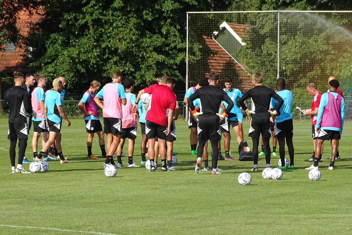 Fotoverslag trainingskamp in De Lutte online