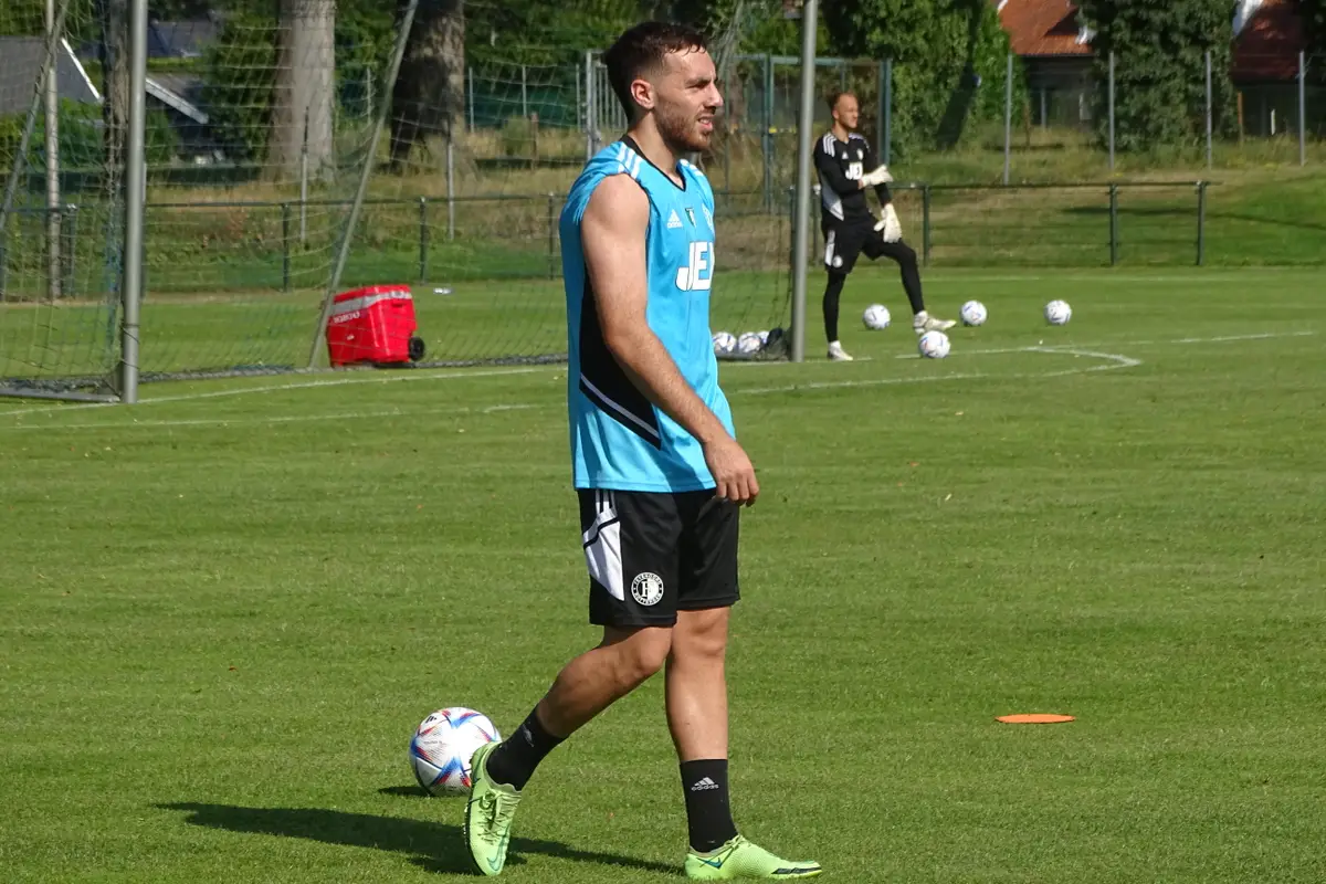 Kökcü traint apart van de groep; Trauner oogt fit