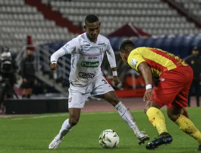 #TT | Feyenoord scout Quiñónes bij oude club Sinisterra