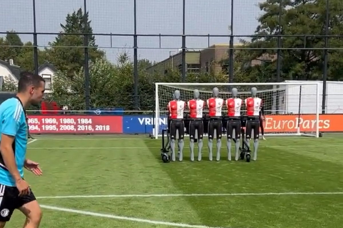 Feyenoord traint vrije trappen met behulp van nieuw systeem