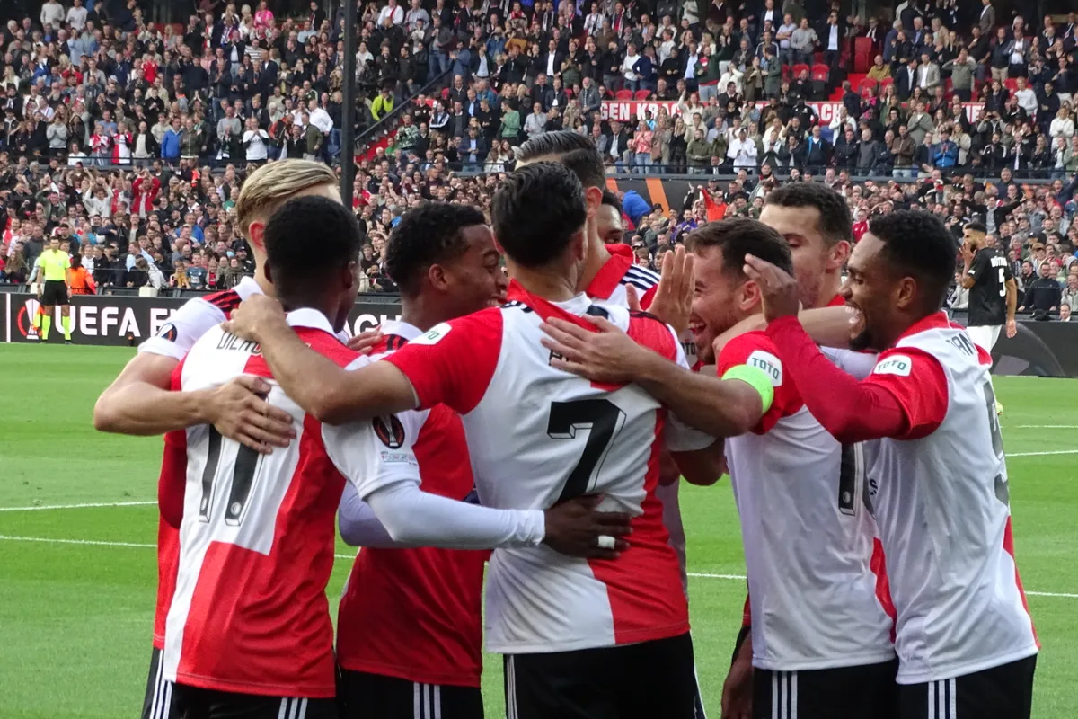 "Daarin denk ik dat Feyenoord al een stukje verder is dan PSV"