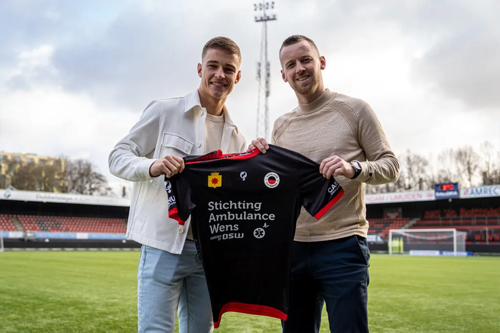 Officieel: Naujoks verruilt Feyenoord voor Excelsior