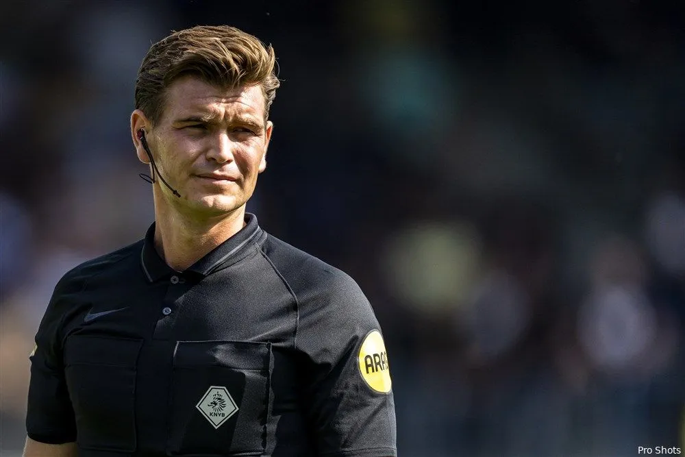 Joey Kooij fluit zaterdag Feyenoord - FC Groningen