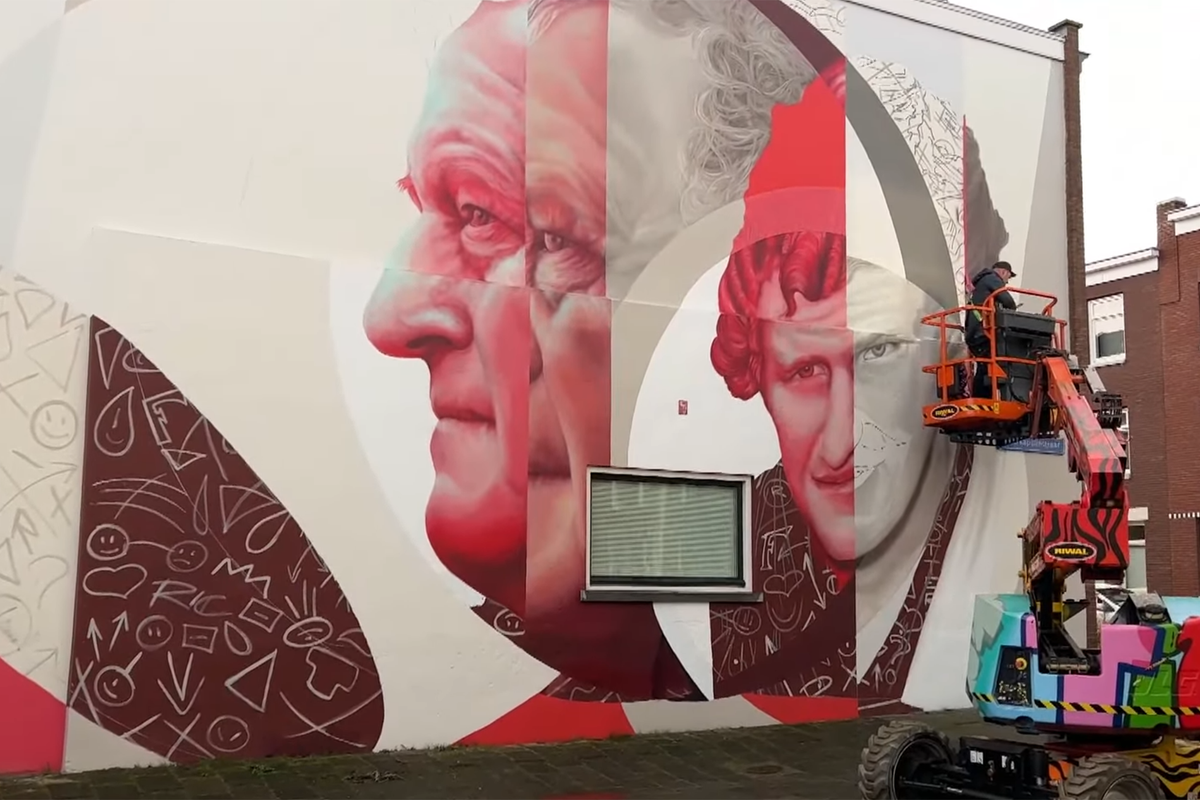 Wim Jansen geëerd met enorme muurschildering