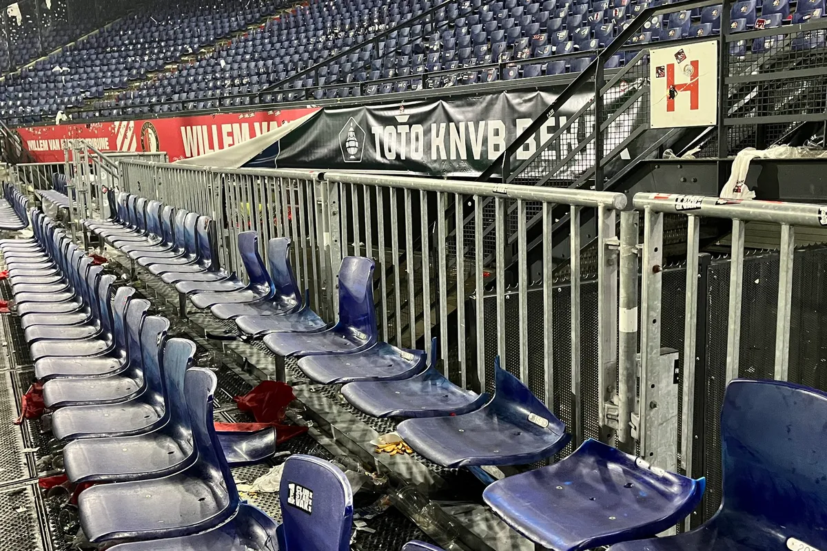 Vernielingen in De Kuip na bekerfinale tussen PSV en Ajax