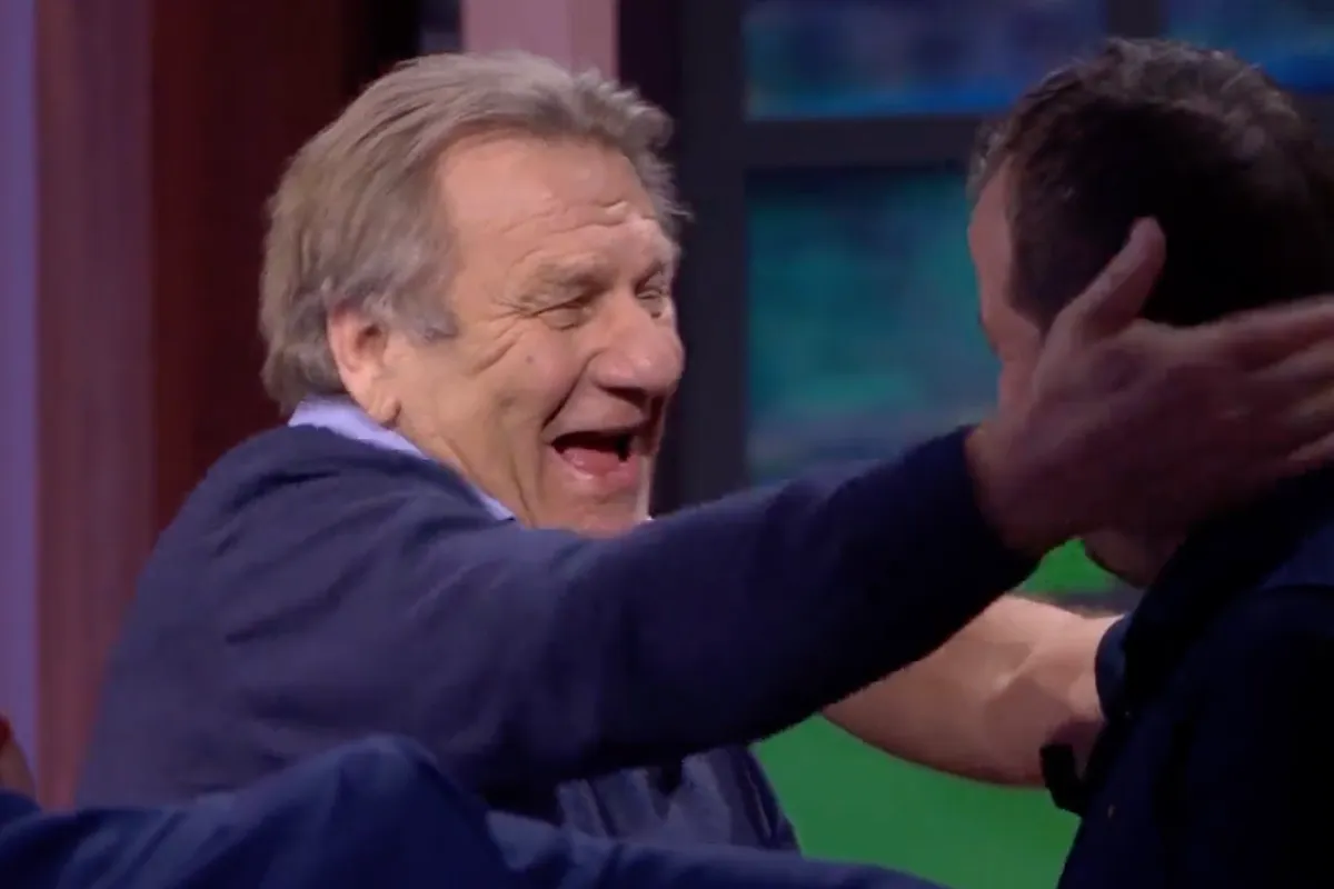 VIDEO: Van der Vaart onderbreekt uitzending en feliciteert Boskamp