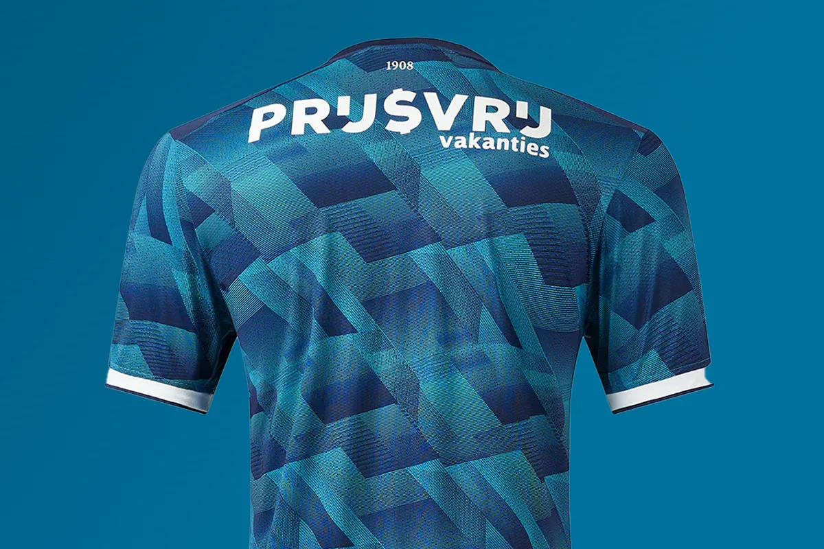 Feyenoord presenteert nieuwe uittenue met blauwe broek