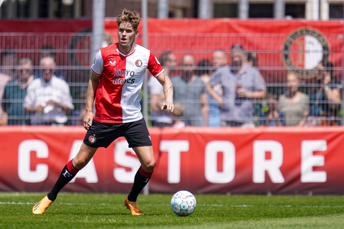 Hendriks ontvangt goed nieuws: ''Ik blijf dit seizoen bij Feyenoord''
