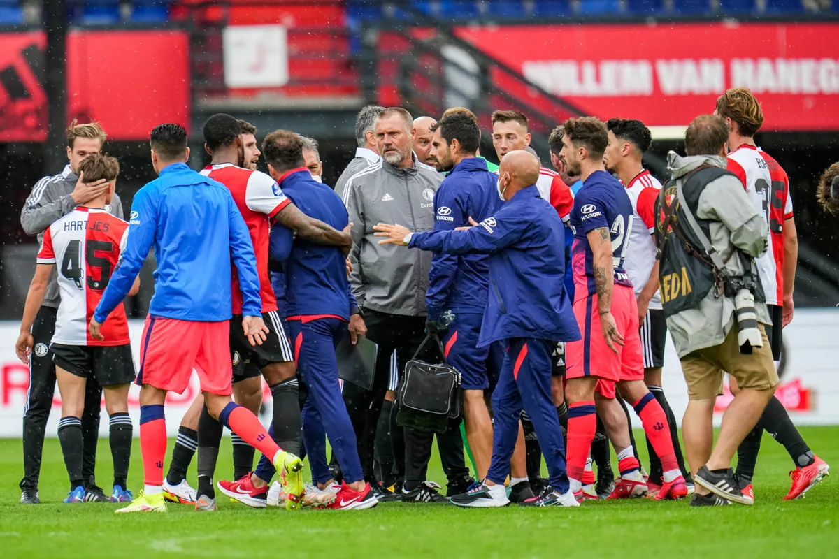 copyright proshots 12977522