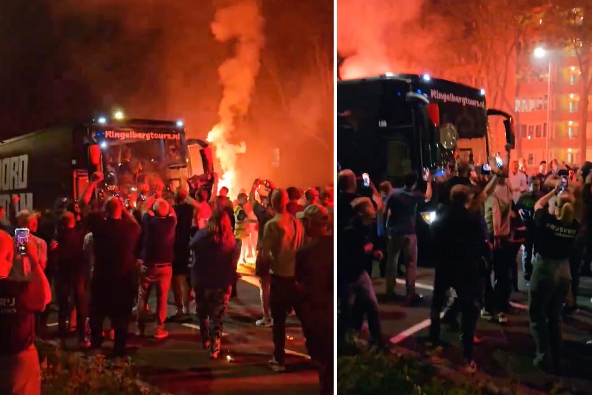 VIDEO: Spelersbus met vuurwerk onthaald in Rotterdam