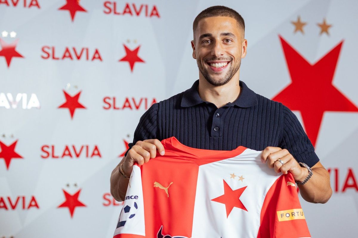 Slavia Praag communiceert transfersom Lingr