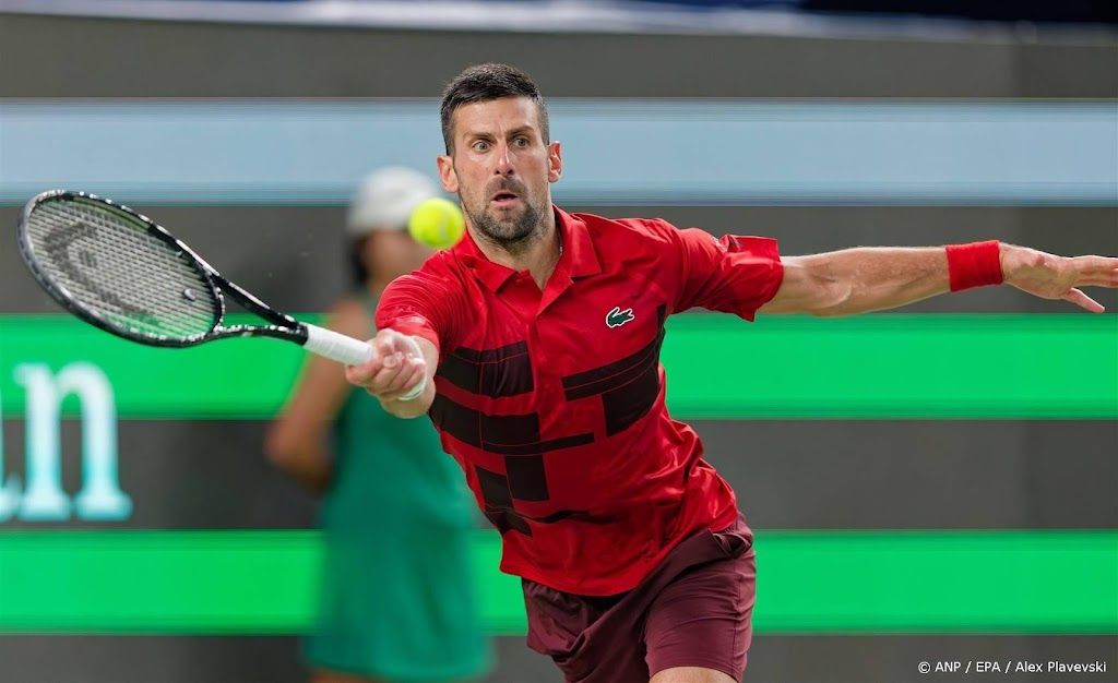 Djokovic in drie sets langs Tsjech Mensik en treft Fritz