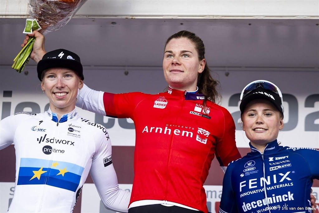 Kopecky wint dankzij ritzege op slotdag opnieuw Ladies Tour